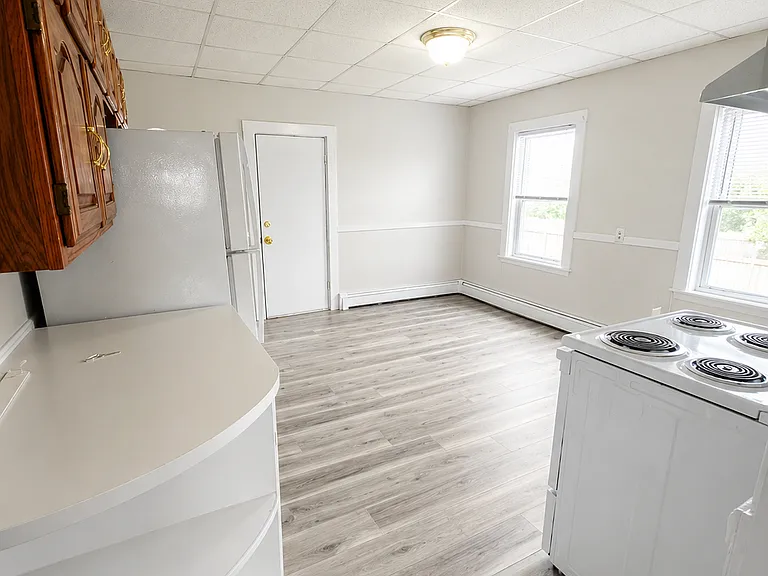 16 Shealey Ave #2 — Photo 8