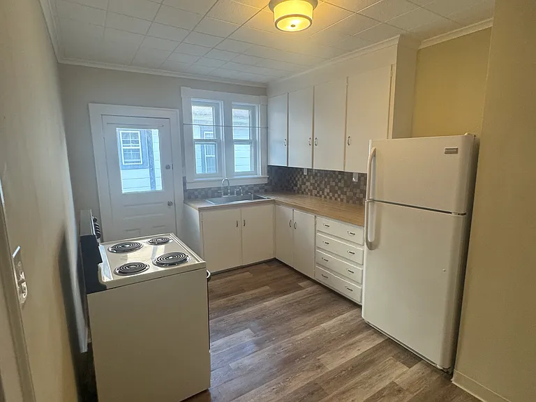 131 S Maple Ave #4 — Photo 5