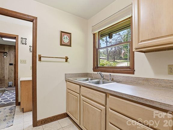 32nd image of 855 Edmiston Rd