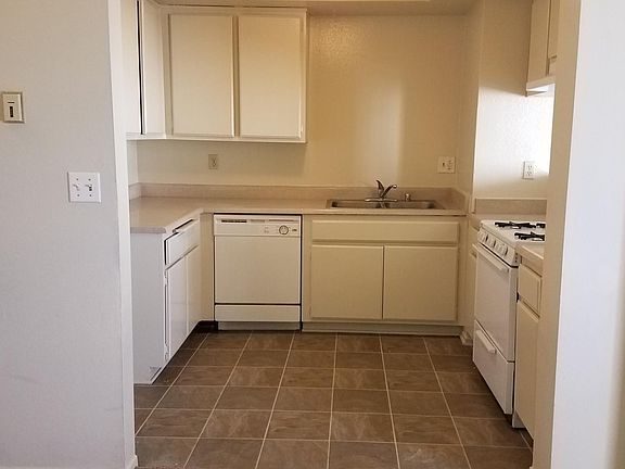 4th image of 14104 Yukon Ave APT 18