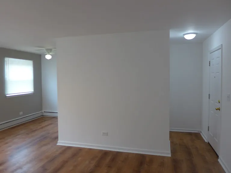 Winthrop Suites Apartments — Photo 12