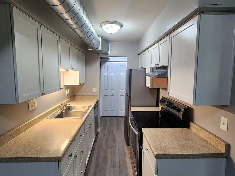 133 W 35th St — Photo 3