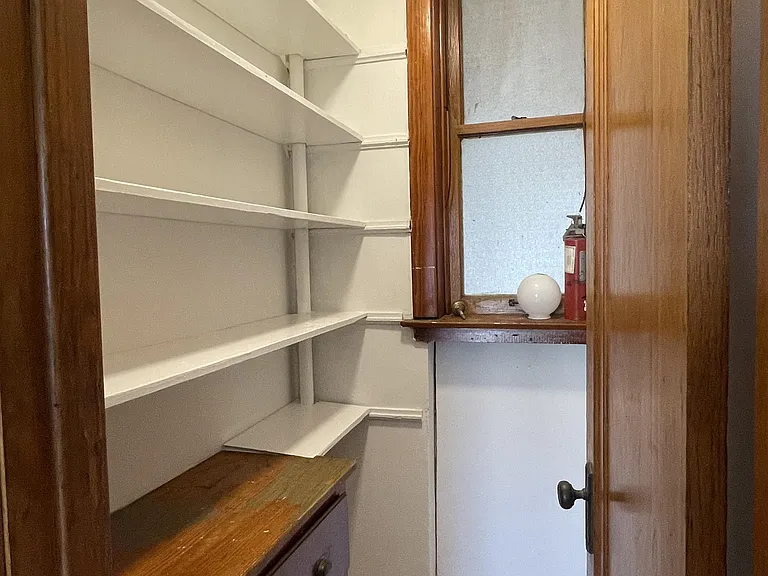 2302 Clarence Avenue - Unit 1W — Photo 10