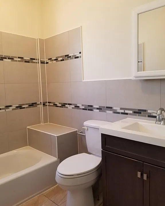 2nd image of 630 Bramhall Ave #2B