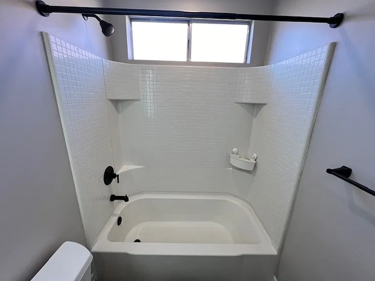 2526 Wolverton Ave — Photo 18