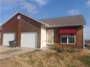 509 Maple Ter, Wellsville, KS 66092