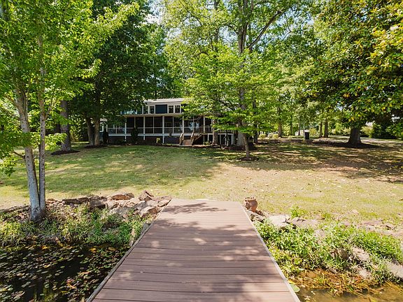 3rd image of 370 Robinson Ferry Rd