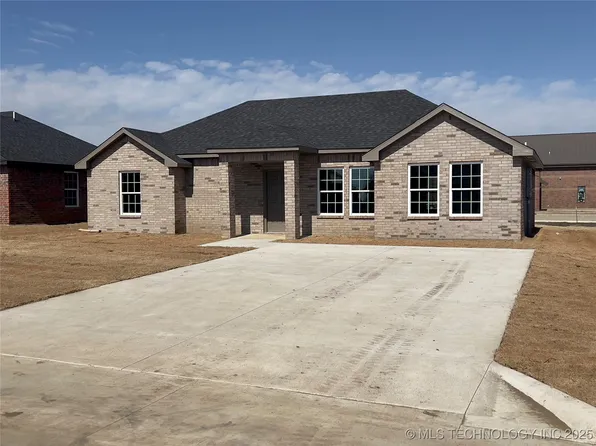 506 Sweet Pea Ln, Madill, OK 73446