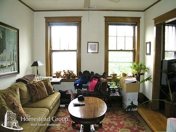 2nd image of 1251 W Grace St #3