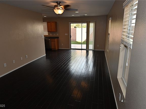 3rd image of 10264 Headrick Dr