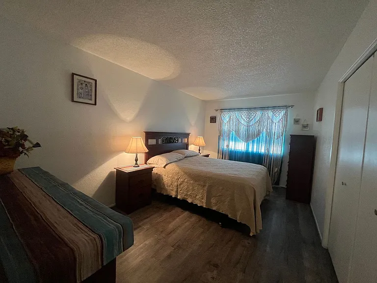 501 E Suffolk Dr — Photo 16