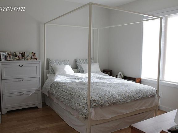 5th image of 186 8th St APT 2A