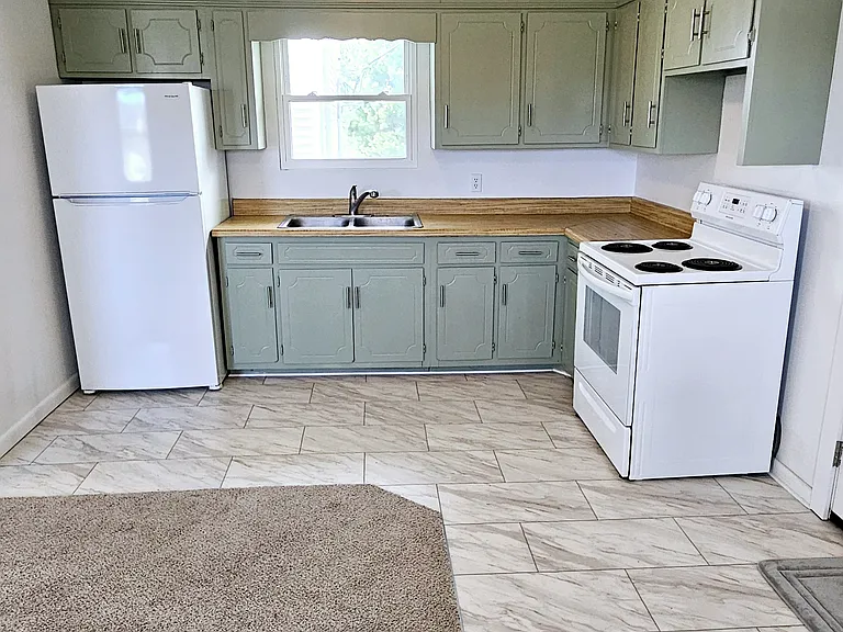 1212 Byrne Ave #A — Photo 2