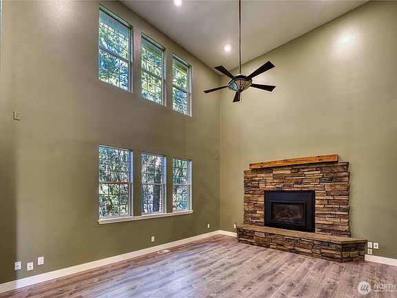 4th image of 3414 79th Avenue NW