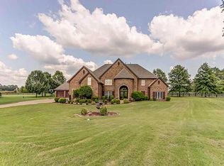 30 Glastonbury Cv, Eads, TN 38028