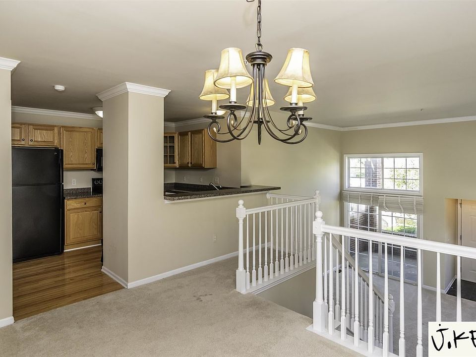 1st image of 2746 Barclay Way