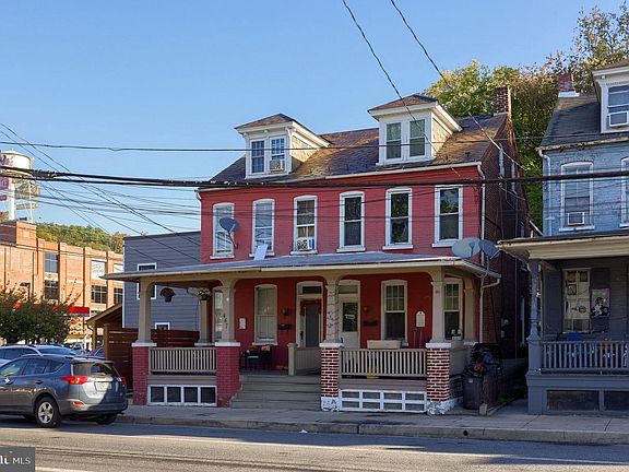 3rd image of 445 N 3rd St