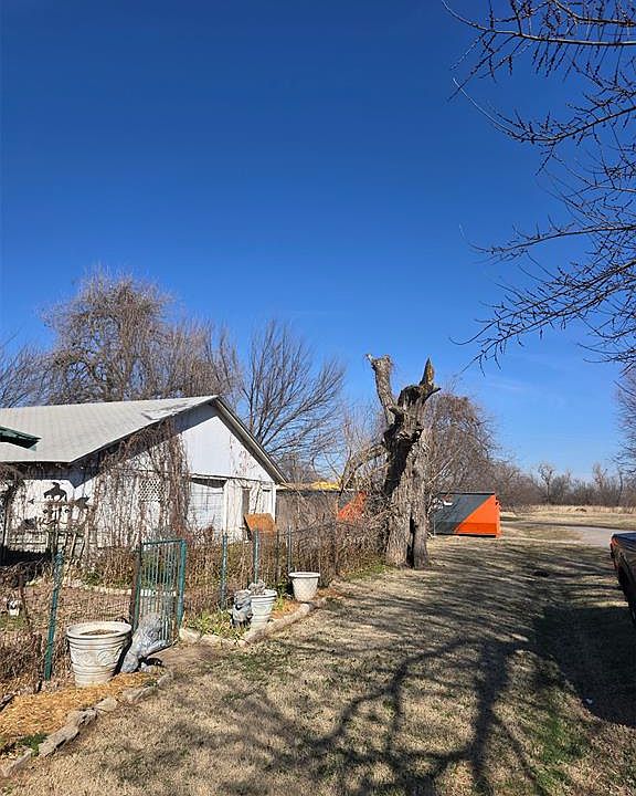 2nd image of 715 N Rock Island Ave #7-1