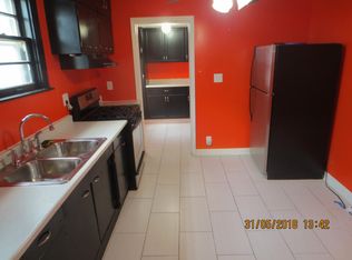 710 Chestnut St, Waukegan, IL 60085