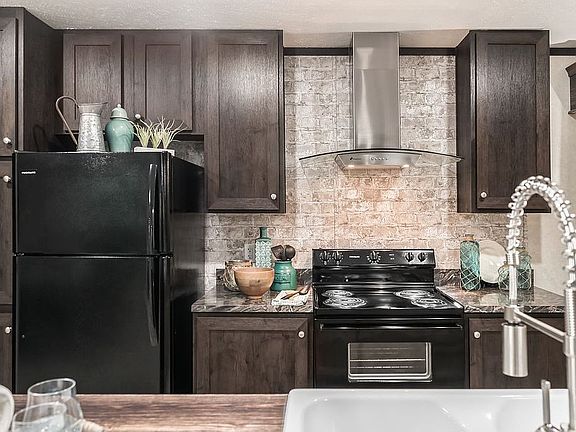 5th image of 709 2nd St NE #28