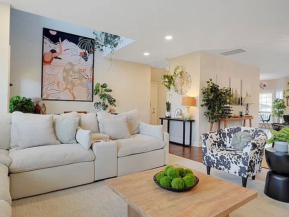 3rd image of 1039 Stonehollow Way