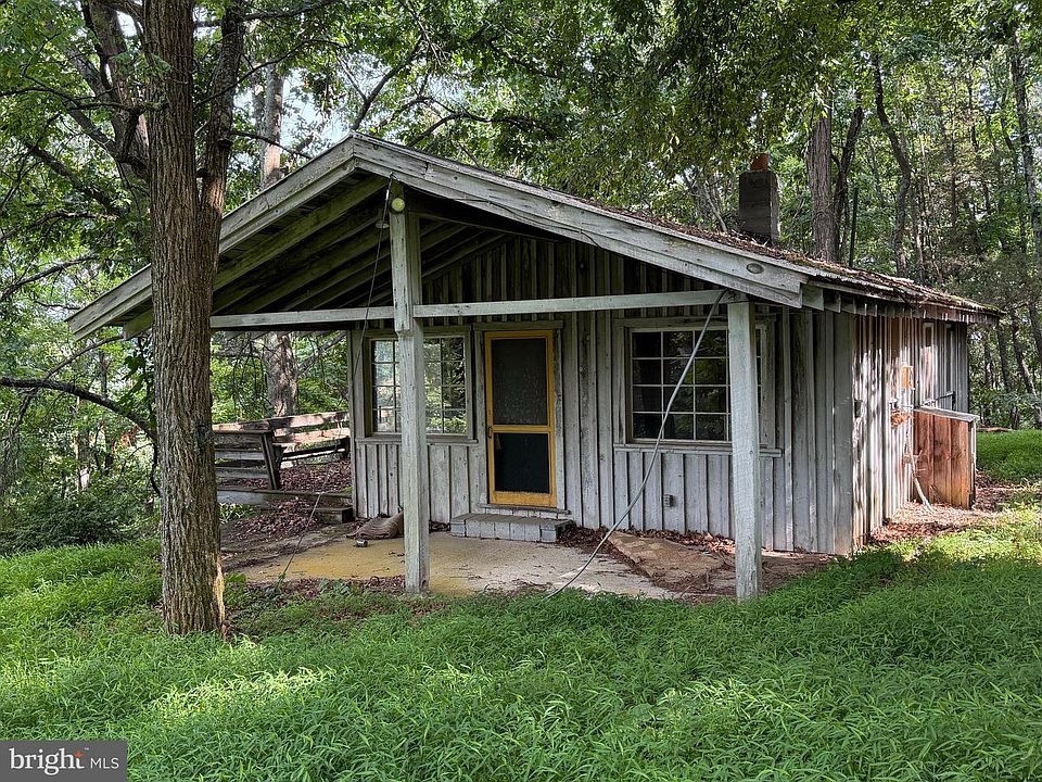 1st image of 584 Berry Mountain Ln