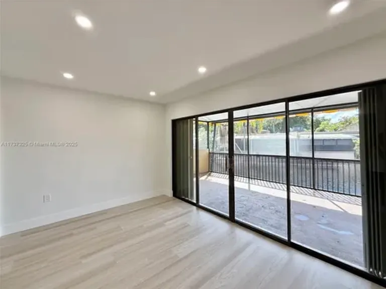 16011 Kingsmoor Way — Photo 13