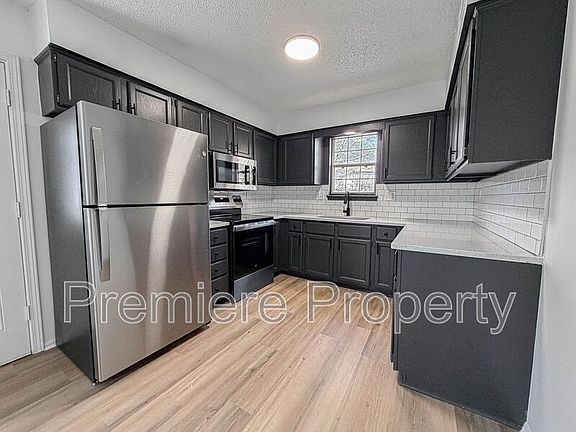 5th image of 3213 SE 6th Ct