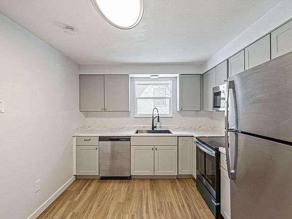 2nd image of 728 Baker St #2B-1Ba