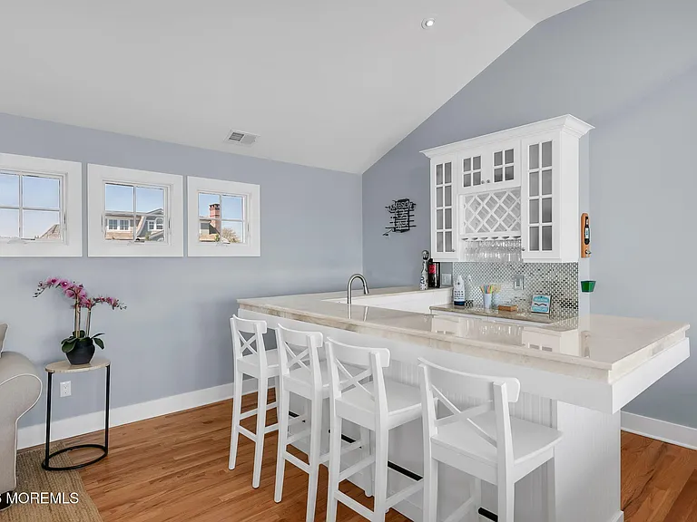 5 Lorraine Ave — Photo 22