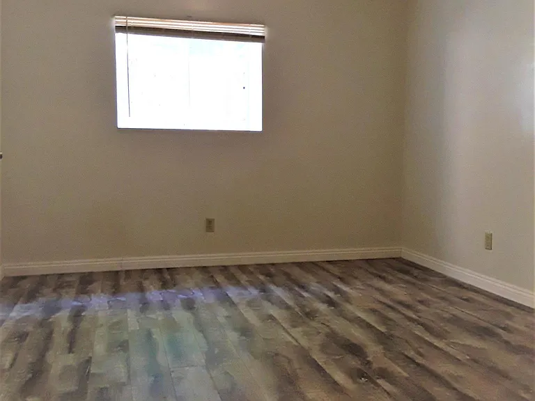 1337 Waterloo St #1/2 — Photo 7