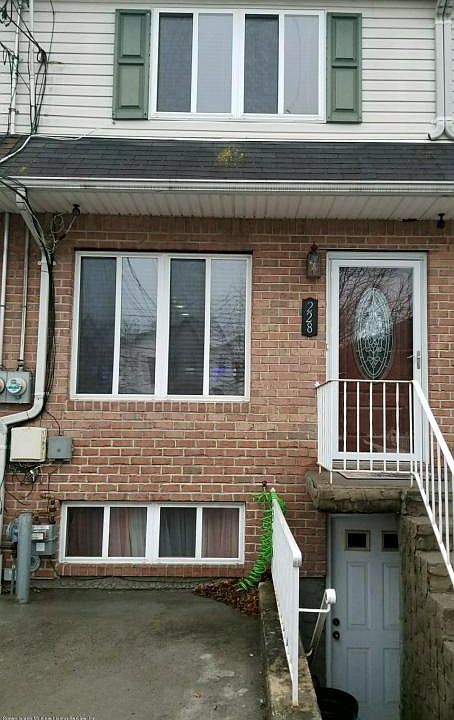 1st image of 228 Netherland Ave