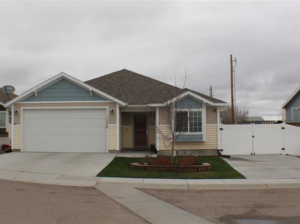 1505 Red Tail Dr, Rock Springs, WY 82901