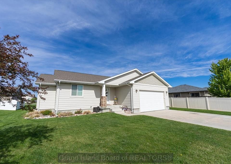 1st image of 308 Orchardgrass Dr