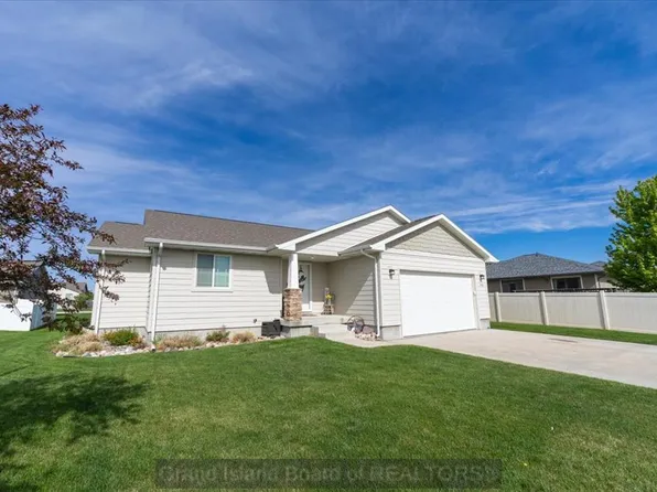 308 Orchardgrass Dr, Grand Island, NE 68803