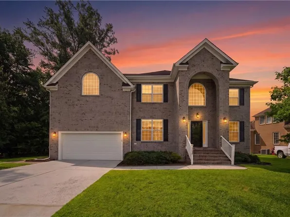145 Sinclair Ln, Chesapeake, VA 23322