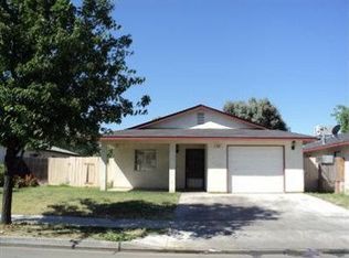 580 Lilly St, Madera, CA 93638