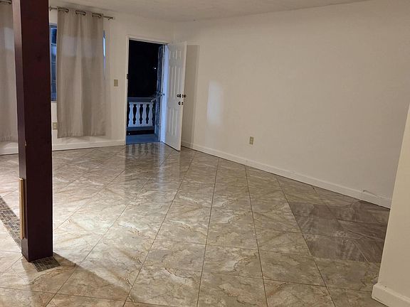 5th image of 20337 NE 2nd Ave