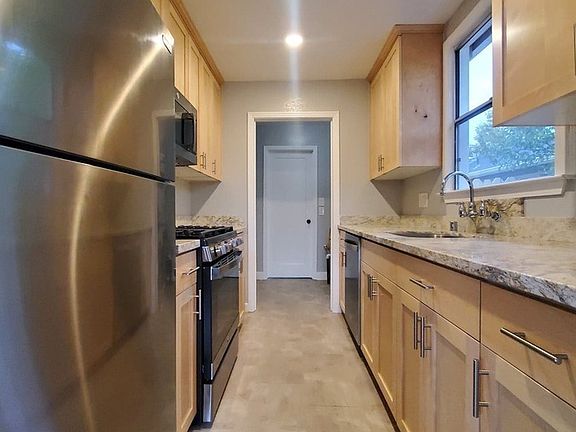 5th image of 1199 Johnson St