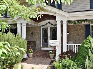 2245 Tanglewood Dr, Aurora, IL