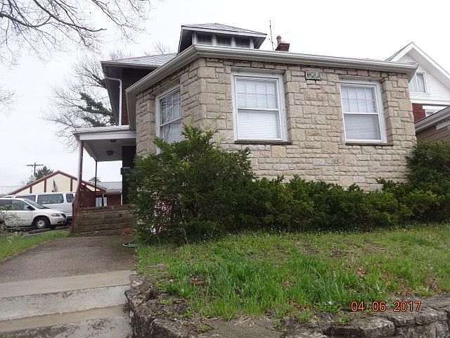 1st image of 3216 1/2 N High St