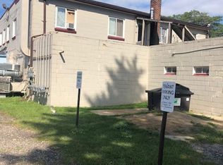 113 5th St APT B, Michigan Center, MI 49254