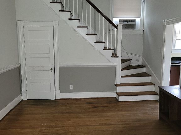 4th image of 1107 Prince Edward St APT 5