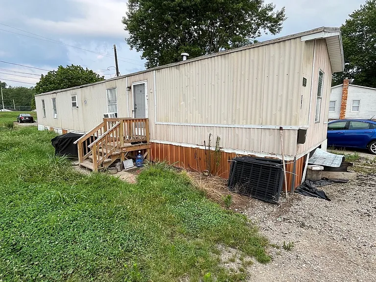 561 Patton St — Photo 2