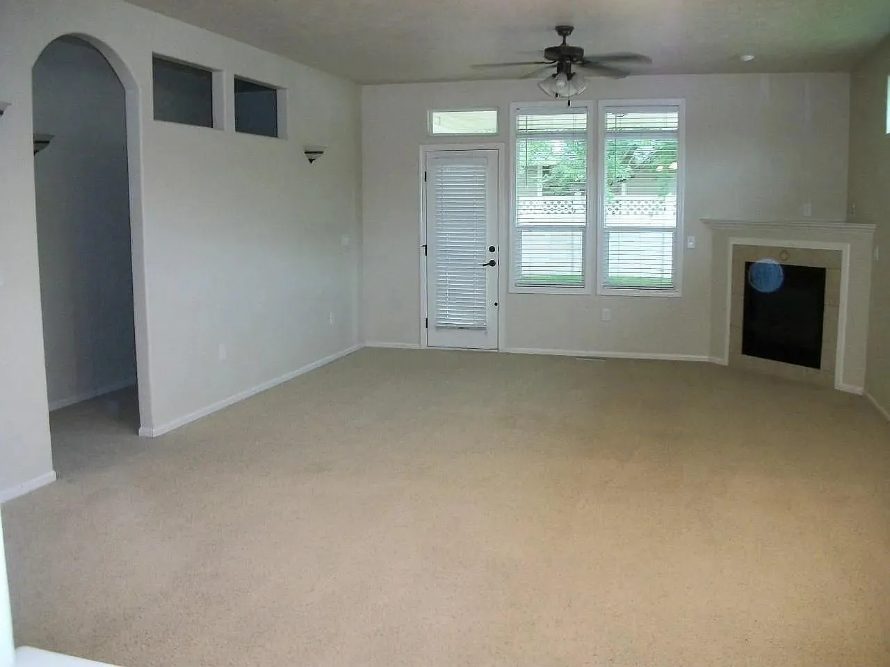 3 bed, 1591 sqft, $2,250 — Photo 3