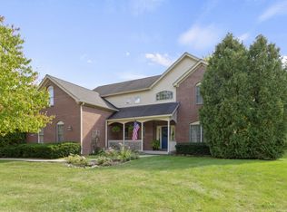 10199 Wildwood Dr, Zionsville, IN 46077
