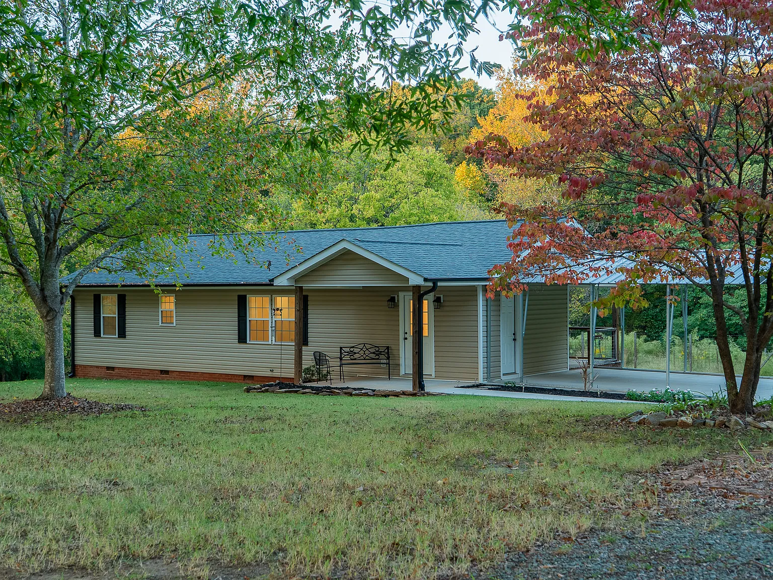 2 bed, 1.5 bath, 1740 sqft, $1,900 — Photo 1