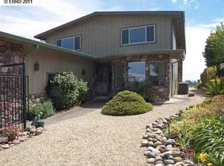 2215 Manzanita Dr, Oakland, CA 94611