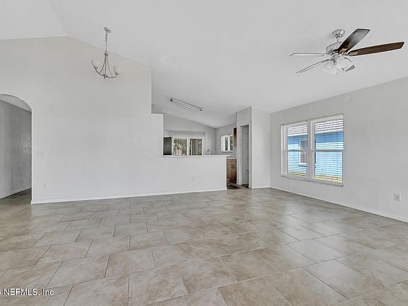 3rd image of 646 WHITEHALL Street