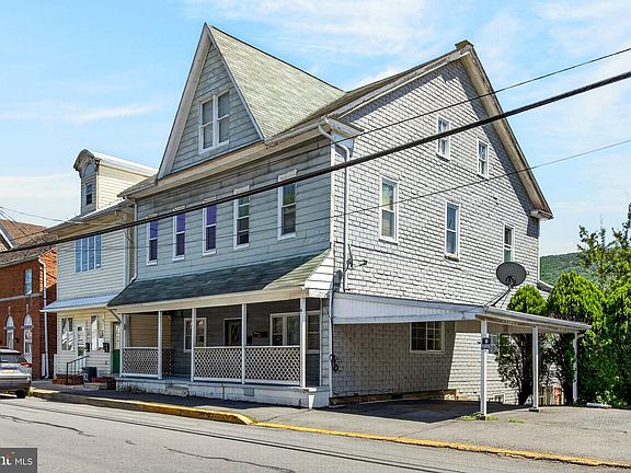 3rd image of 128 E Market St